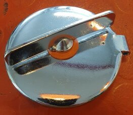 66-8215 Chromen tankdop met vleugelmoer