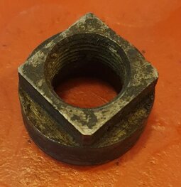 24-6867 Stel  moer lagers