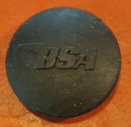 42-8010 Rubber boven centrale tankbout, made in England