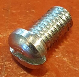 24-7178 Screw, steel knee grip plate / tank