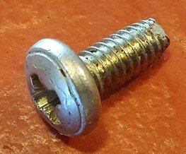 21-2064 Schroef tankembleem