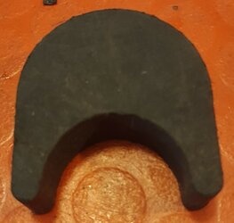 68-8110 Rubber, tank / frame, made in England