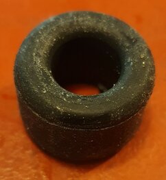 42-8017 Rubber om tankbout