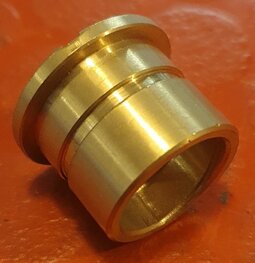 67-0286 Bronzen bus, tussentandwiel in deksel