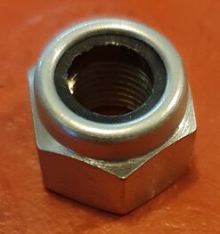 82-3955 Moer 3/8 x 26 BSCY zelfborg