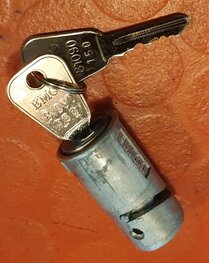 03-0175 Steering lock