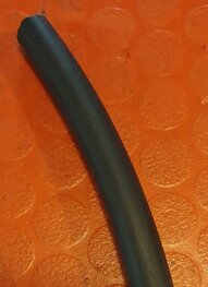 82-8409UNI Black rubber hose, for 1/4 pipe