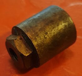 15-0374 Centrale moer, op hoofdas