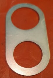 68-5137 Steun / kabelgeleider, alleen bij breed stuur