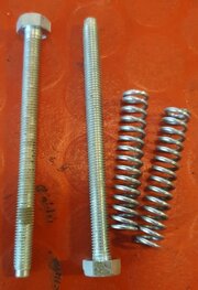 66-4603/12 SET achterwiel stelbouten met veer, achterwiel