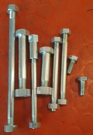 EMW-633A3 Set bouten, draadeinden, ringen en moeren door frame en schertsplaten stijfframe