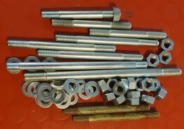 EMW-633 Set van 10 draadeinden met moeren en ringen door schetsplaten