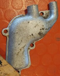 65-1160 Deksel uitlaat tuimelaar