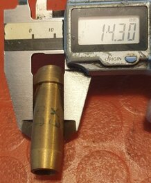 65-1598 Exhaust valve guide, early models