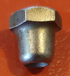 B918 Nut battery clamp