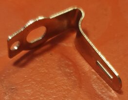 4-235 Klemveer schroefring top