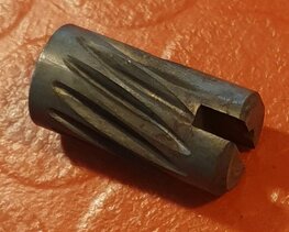 67-1389 Oliepomp aandrijf tandwiel, in de pomp