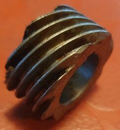 40-0437 Aandrijf tandwiel oliepomp.